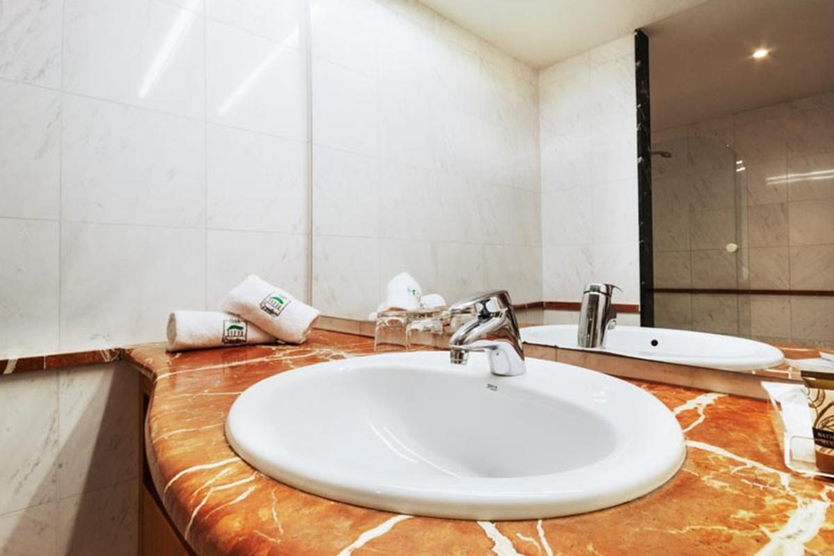 Hotel Ґранульєс Екстер'єр фото
