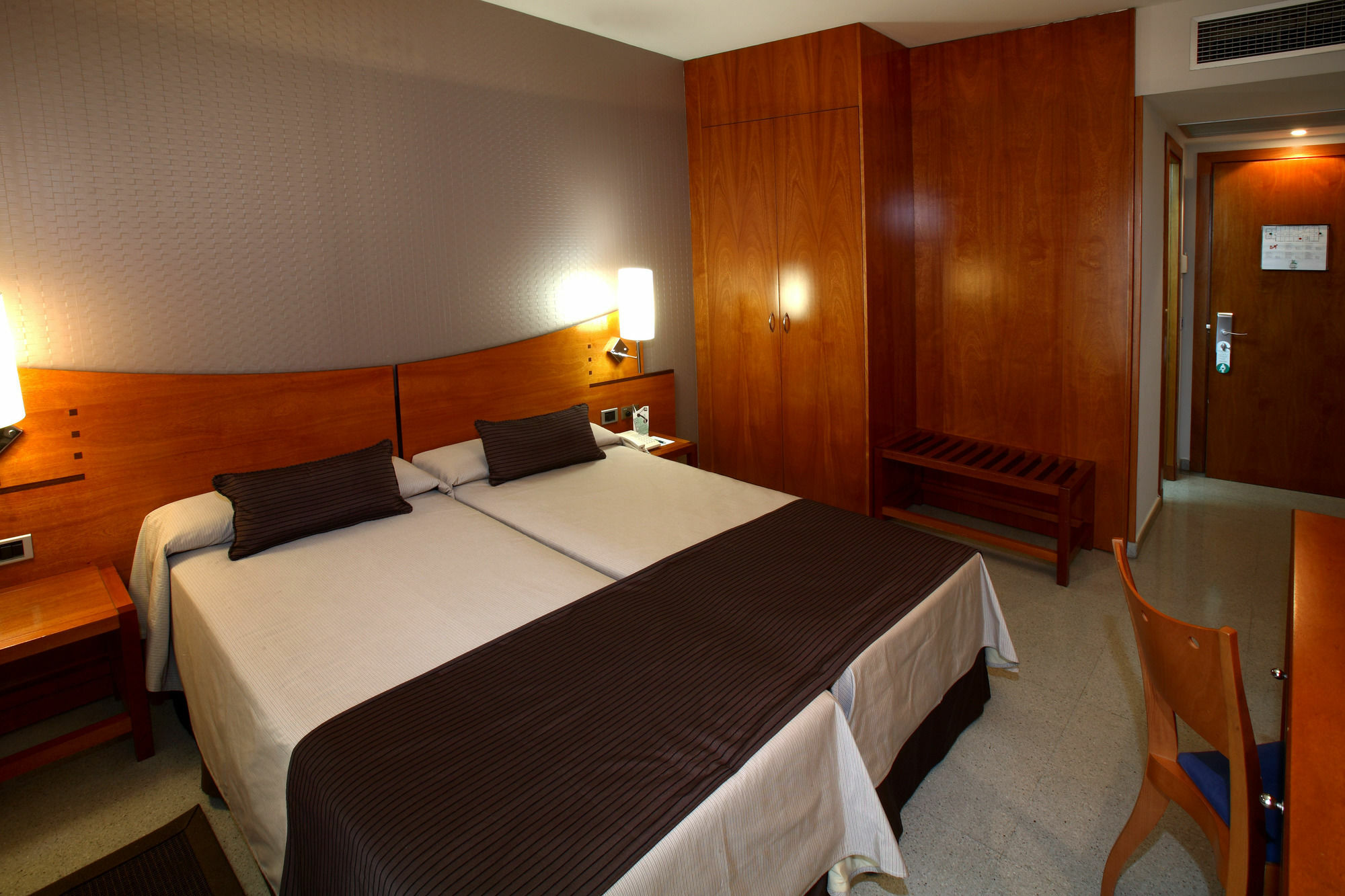 Hotel Ґранульєс Номер фото